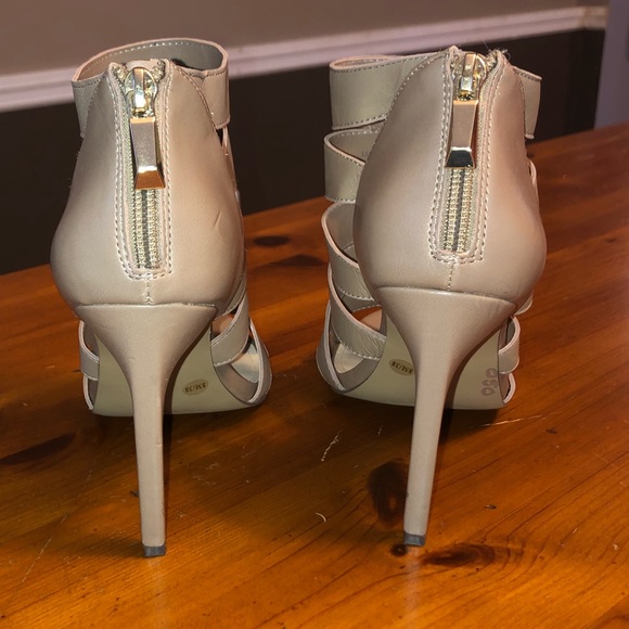 NWT BCBGeneration Heels - Picture 3 of 5